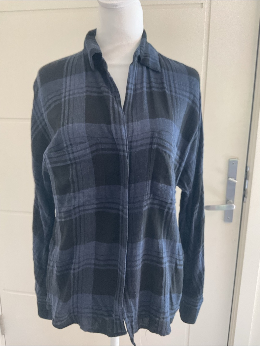 Vince Black & Blue Heathered Lightweight Plaid  Pullover blouse . - Picture 5 of 10